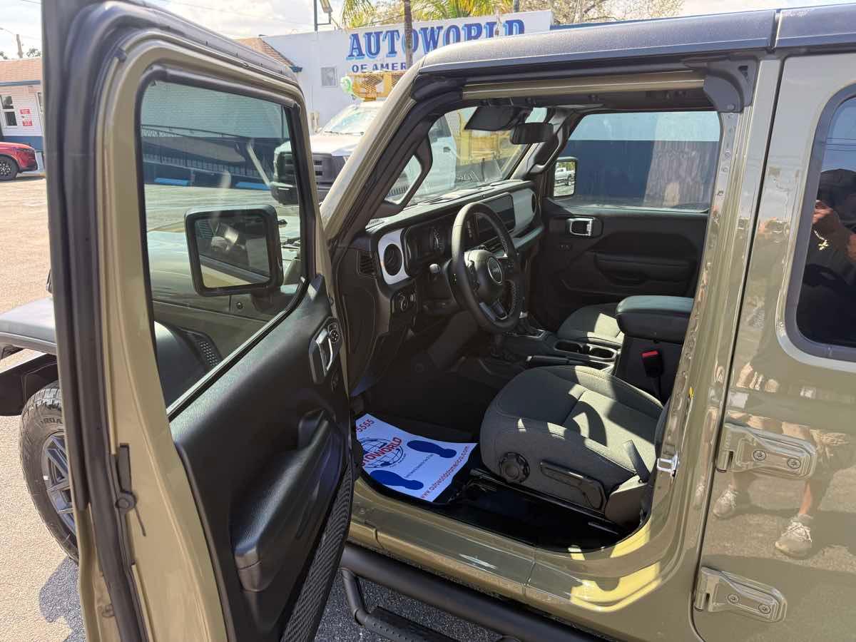 Jeep Wrangler Sport S 4 Door 4X4 - Thumbnail 12