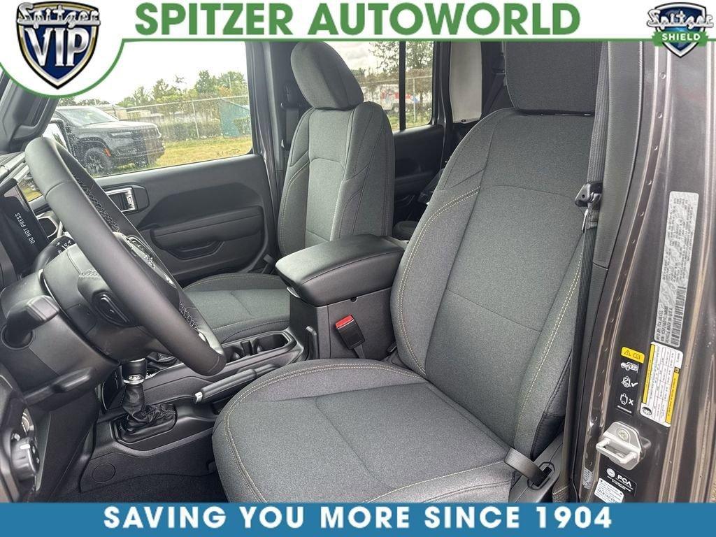 Jeep Gladiator Sport S 4X4 - Thumbnail 15