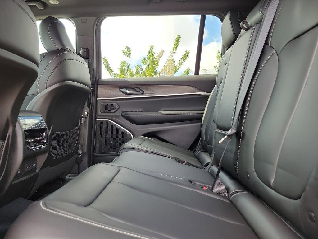 Jeep Grand Cherokee L Limited 4X4 - Thumbnail 14