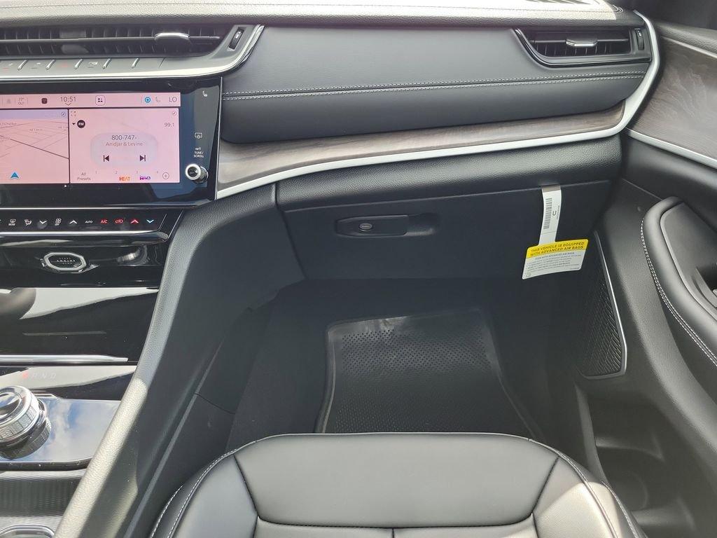 Jeep Grand Cherokee L Limited 4X4 - Thumbnail 18