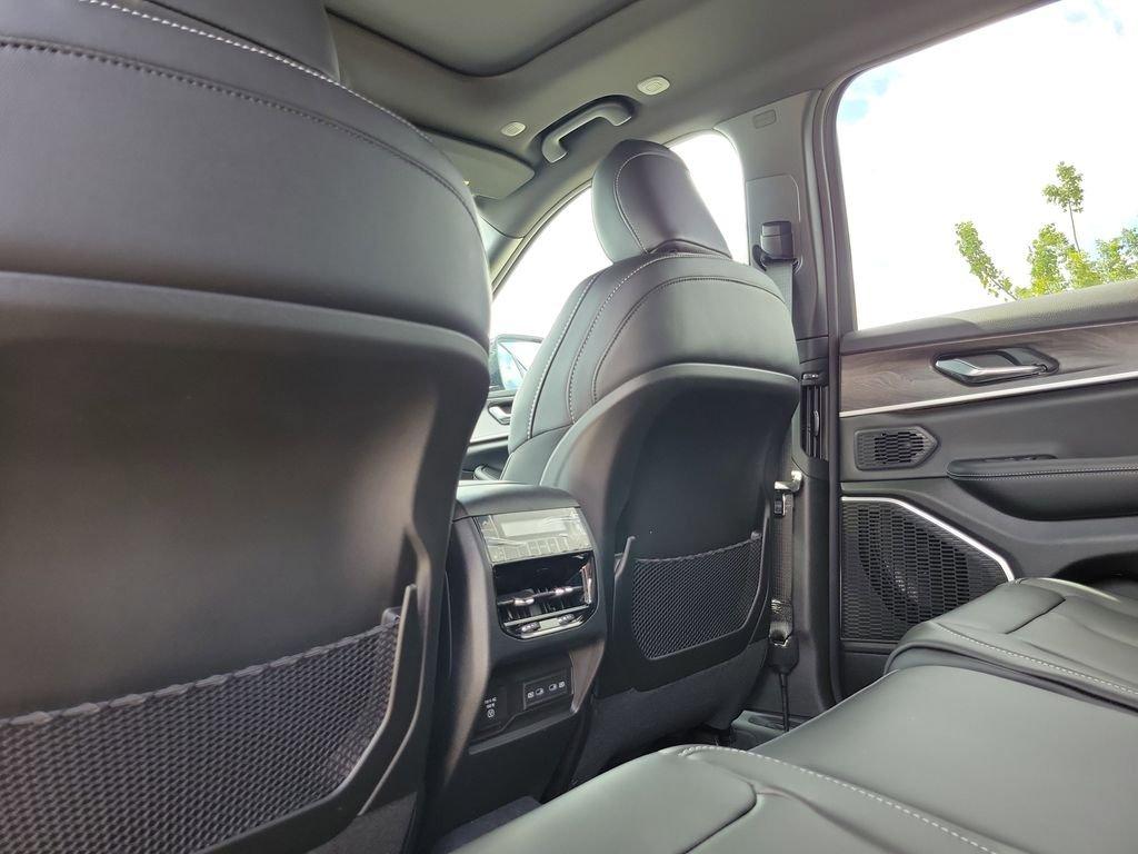 Jeep Grand Cherokee L Limited 4X4 - Thumbnail 15