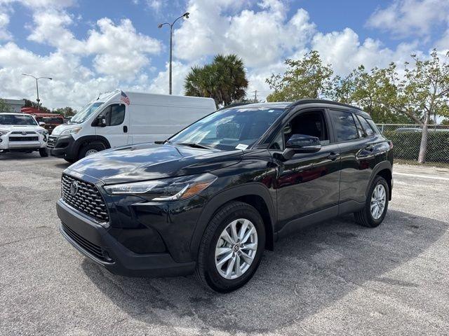 Toyota Corolla Cross Le - Thumbnail 7