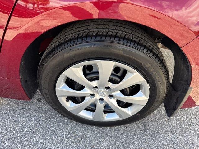 Toyota Corolla Le - Thumbnail 8