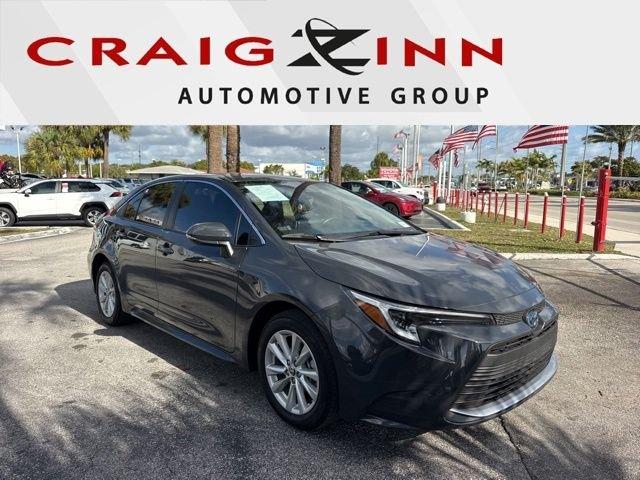 Toyota Corolla Hybrid Xle - Thumbnail 2