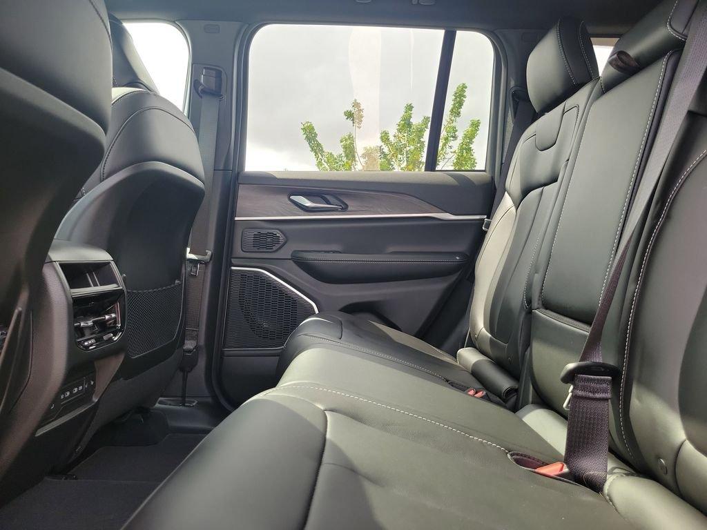 Jeep Grand Cherokee Limited 4X4 - Thumbnail 13