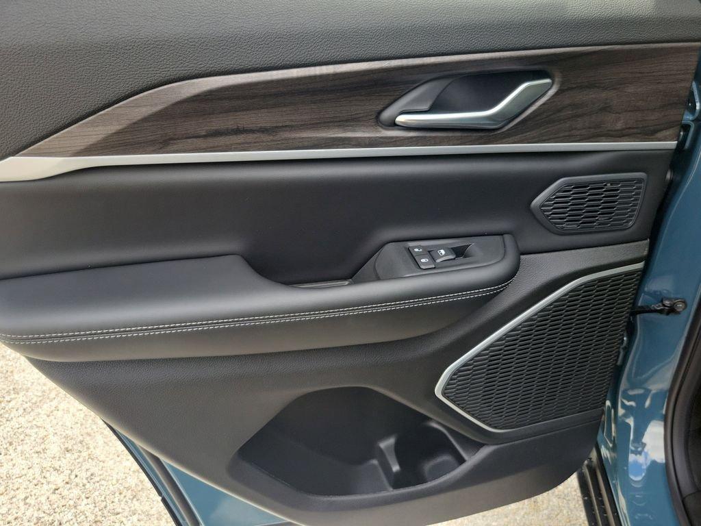 Jeep Grand Cherokee Limited 4X4 - Thumbnail 11