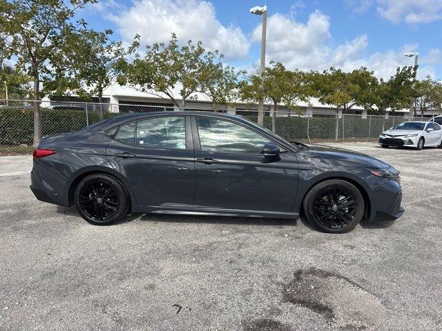 Toyota Camry Se - Thumbnail 9