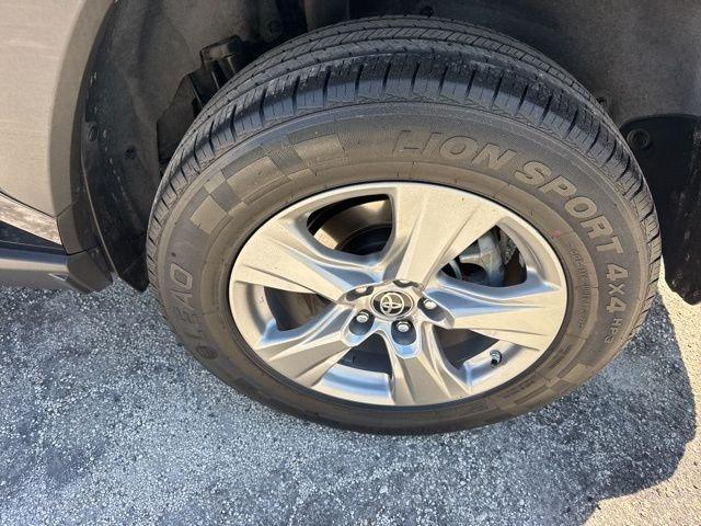 Toyota Rav4 Hybrid Le - Thumbnail 13