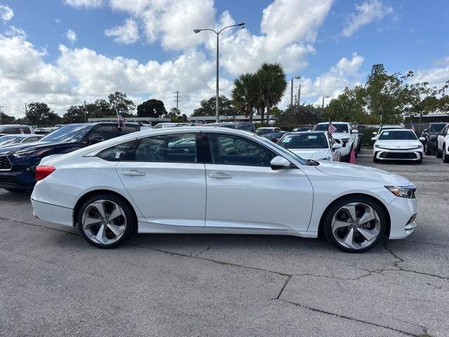 Honda Accord Touring 2.0T - Thumbnail 15