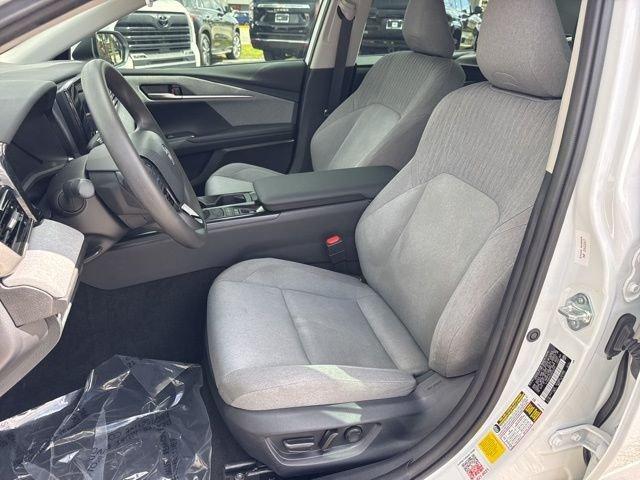 Toyota Camry Le - Thumbnail 18