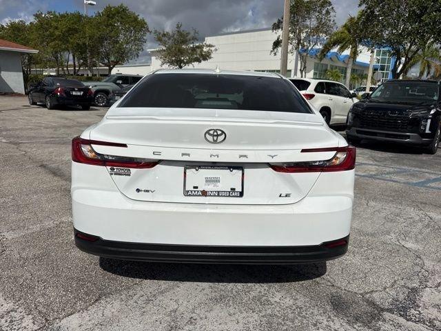 Toyota Camry Le - Thumbnail 11