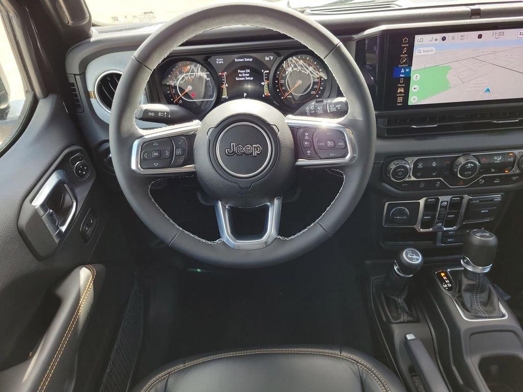 Jeep Wrangler 4-Door Sahara - Thumbnail 14