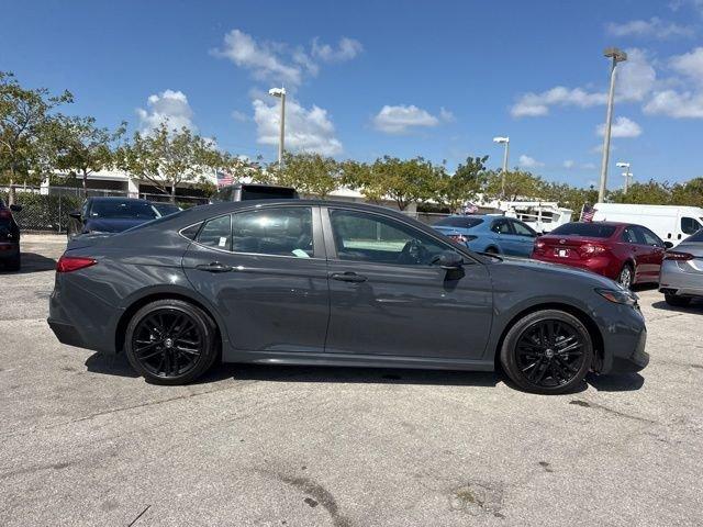 Toyota Camry Se - Thumbnail 12