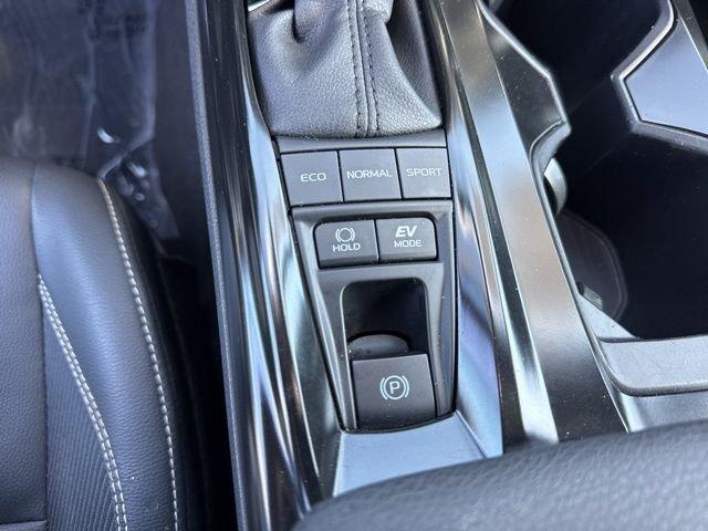 Toyota Camry Se - Thumbnail 8