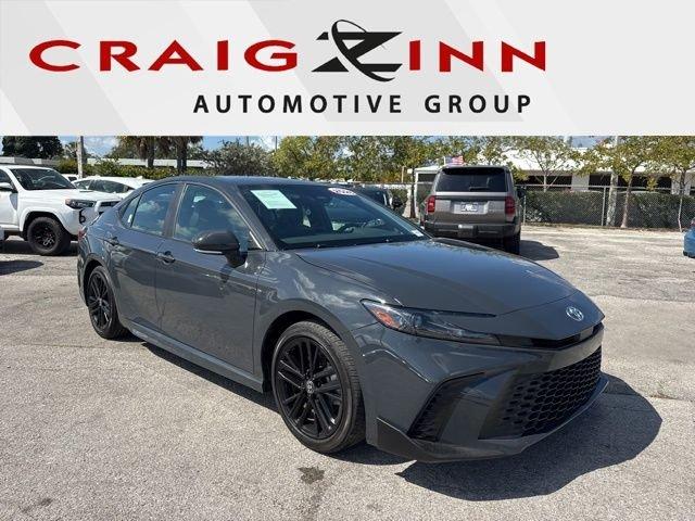 Toyota Camry Se - View 1