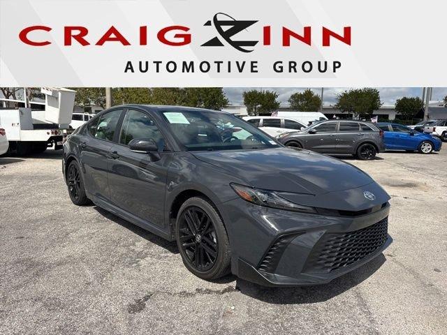 Toyota Camry Le - Thumbnail 2