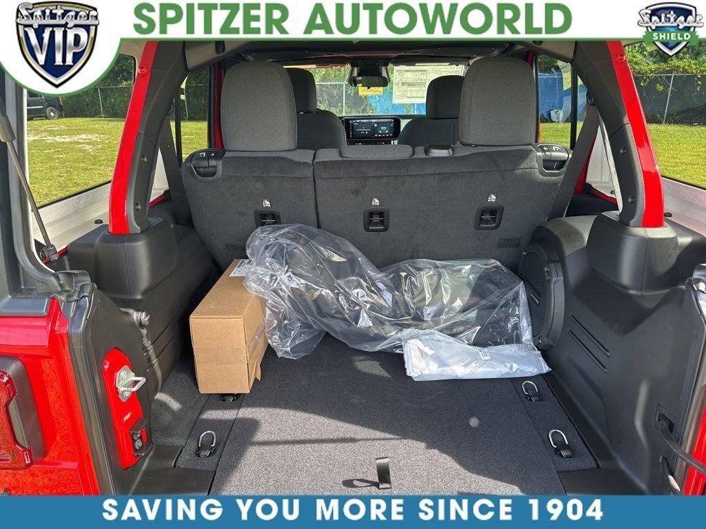 Jeep Wrangler 4-Door Sport S - Thumbnail 15