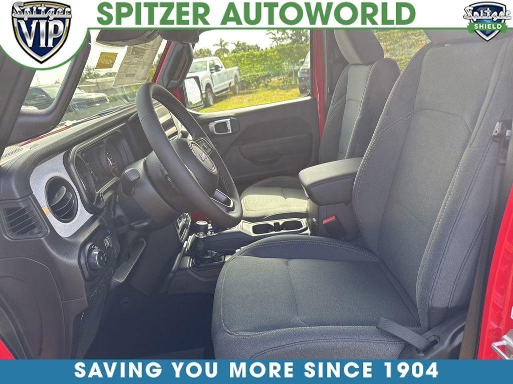 Jeep Wrangler 4-Door Sport S - Thumbnail 6