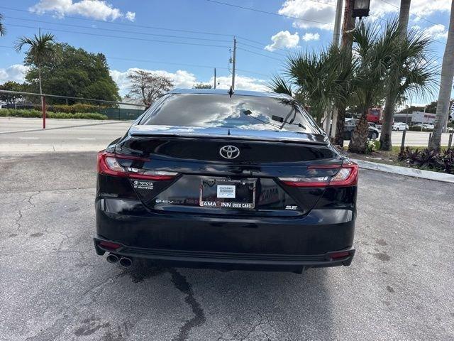 Toyota Camry Se - Thumbnail 11