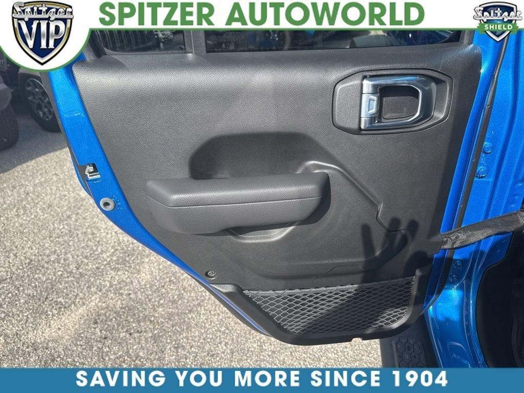 Jeep Wrangler 4-Door Sport S - Thumbnail 8