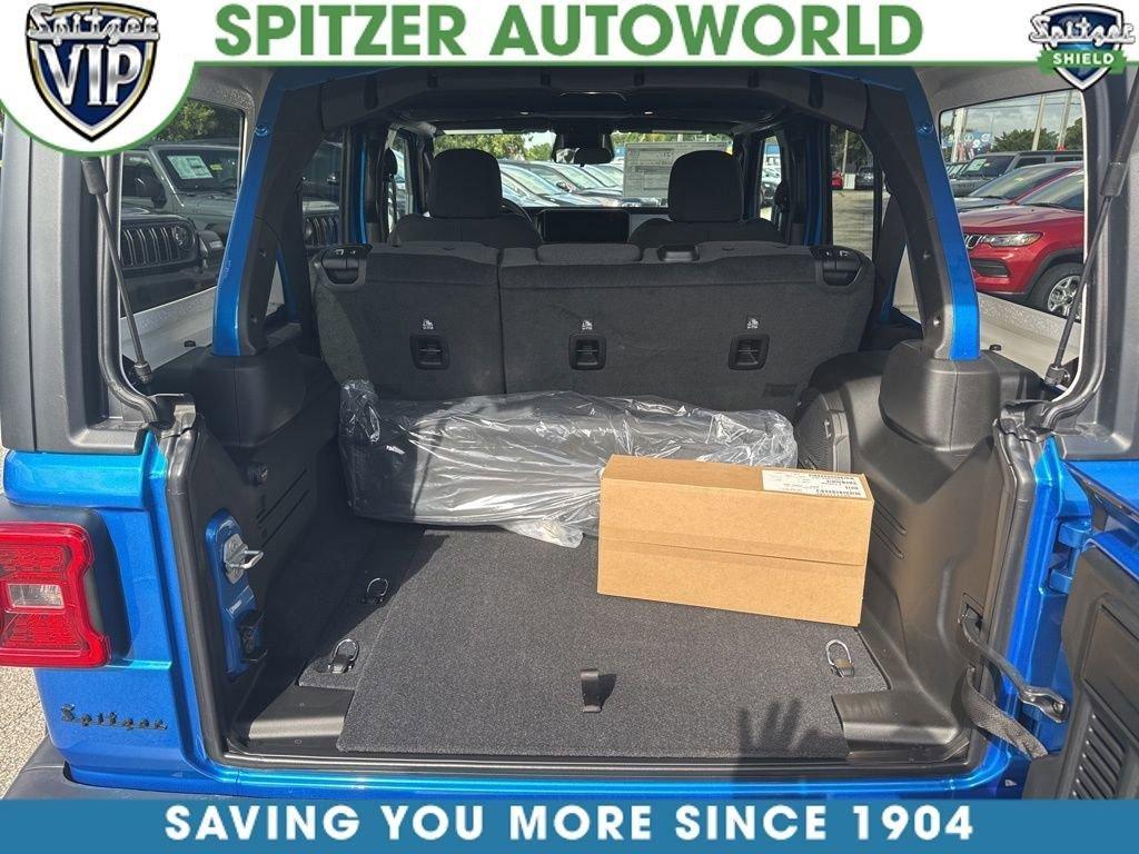 Jeep Wrangler 4-Door Sport S - Thumbnail 17