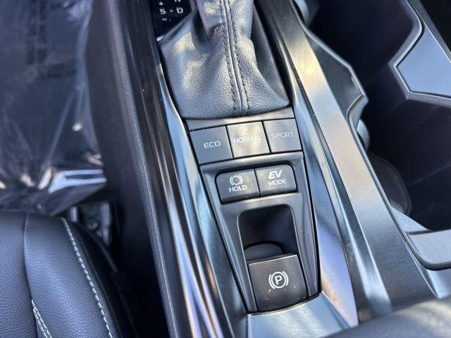 Toyota Camry Se - Thumbnail 13