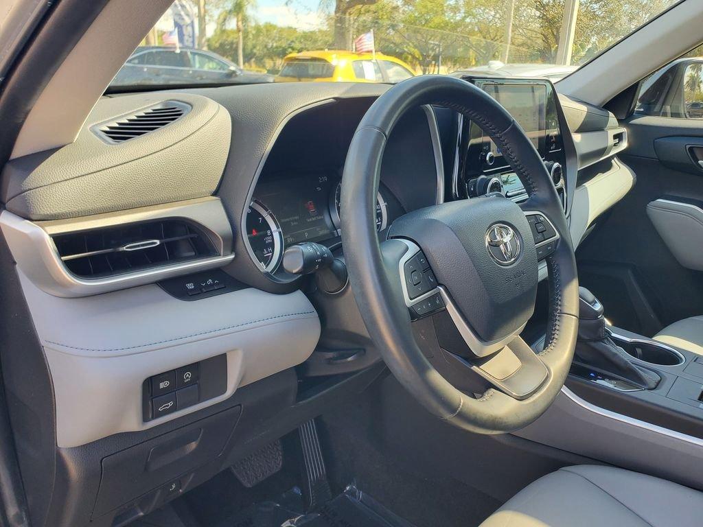 Toyota Highlander - Thumbnail 17