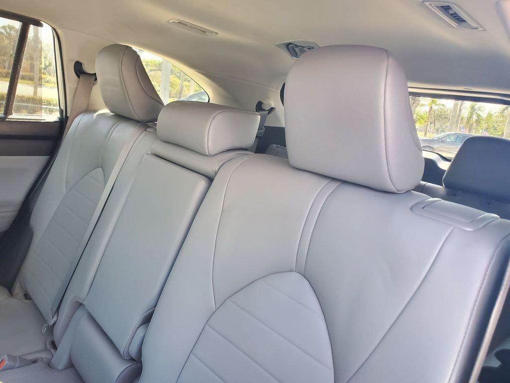 Toyota Highlander - Thumbnail 14