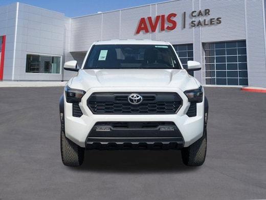 Toyota Tacoma - Thumbnail 2