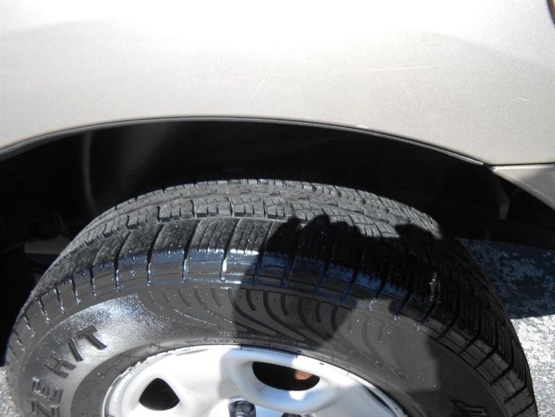 Honda Pilot Lx | Stock No: 14723 - Thumbnail 6