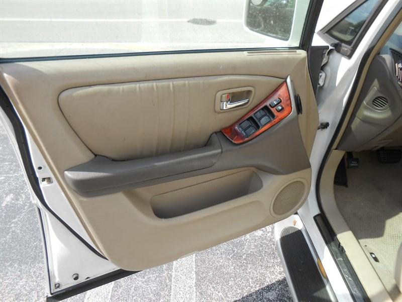 Lexus Rx 300 | Stock No: 14753 - Thumbnail 13