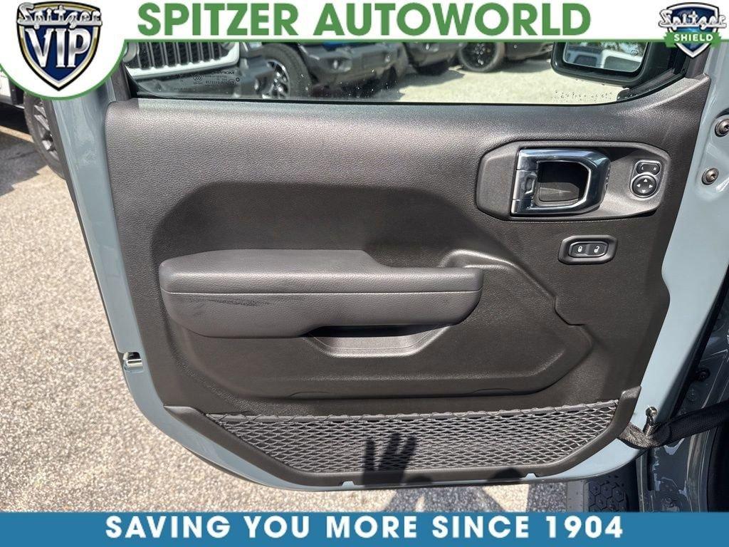 Jeep Wrangler 4-Door Sport S - Thumbnail 6