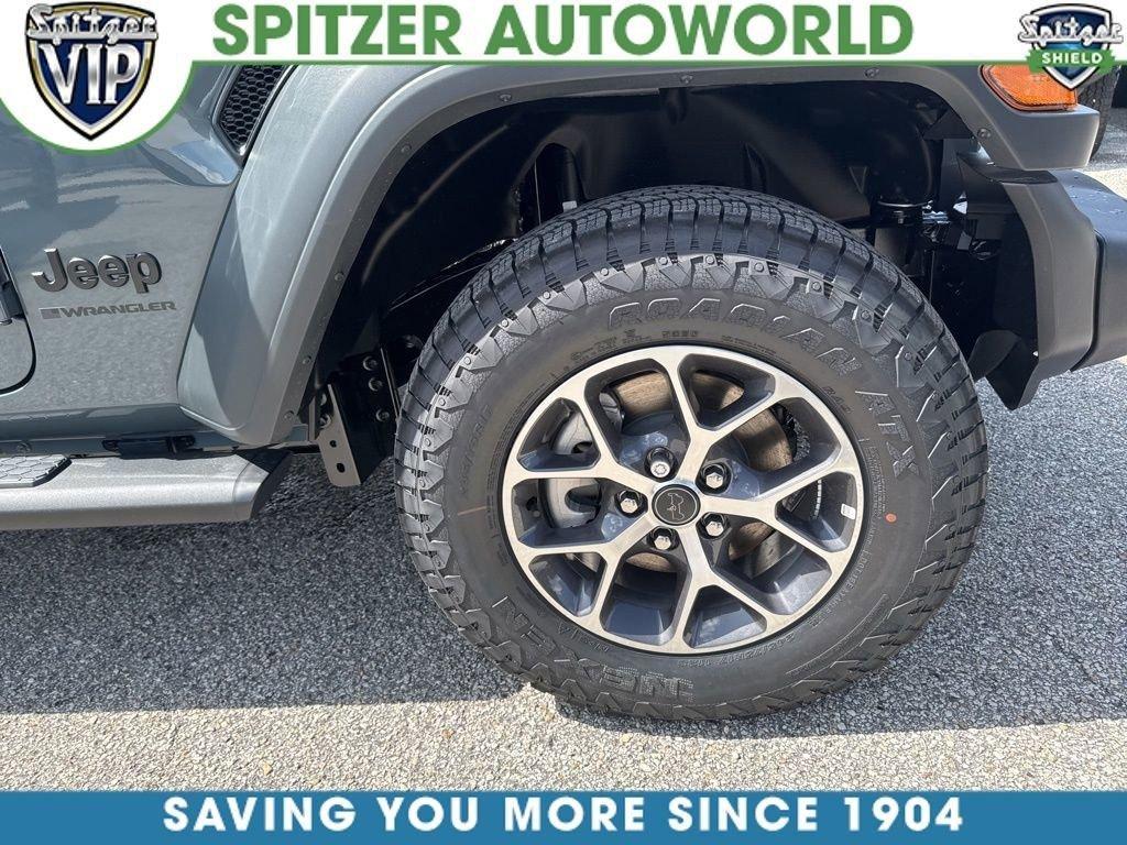 Jeep Wrangler 4-Door Sport S - Thumbnail 18