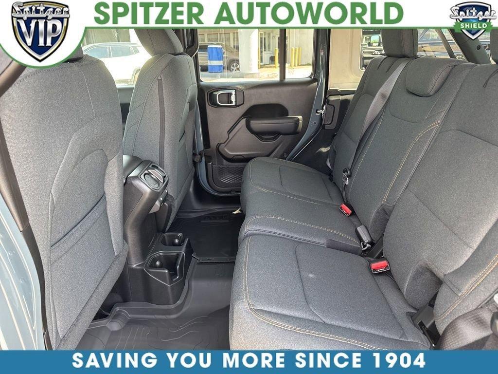 Jeep Wrangler 4-Door Sport S - Thumbnail 9