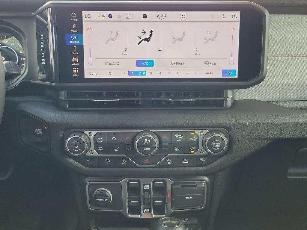 Jeep Wrangler 4-Door Sport S - Thumbnail 17