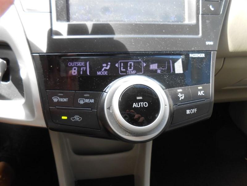 Toyota Prius V | Stock No: 14757 - Thumbnail 17