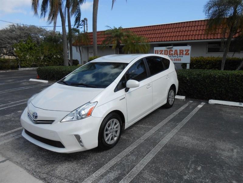 Toyota Prius V | Stock No: 14757 - View 1