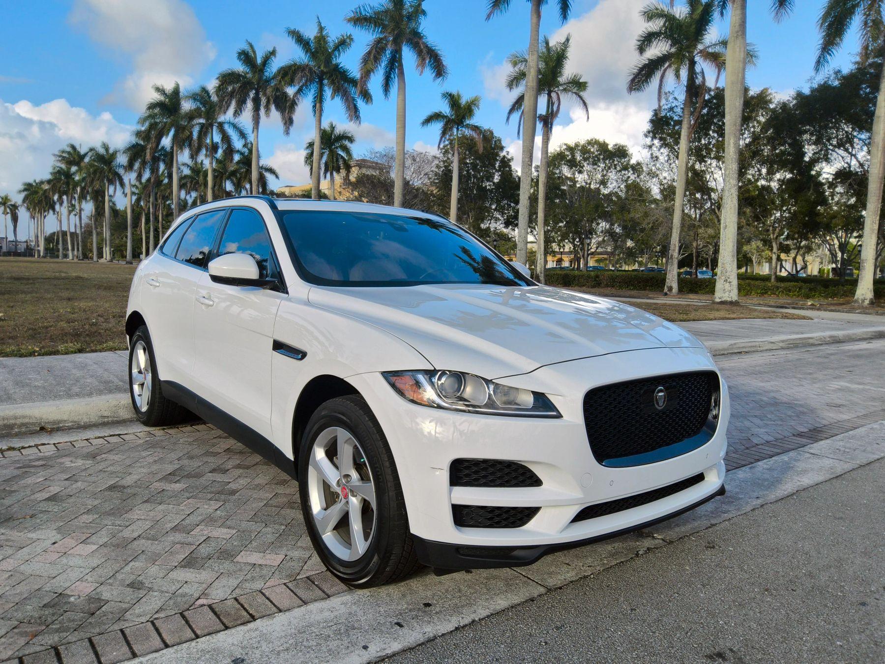 Jaguar F-Pace - View 1