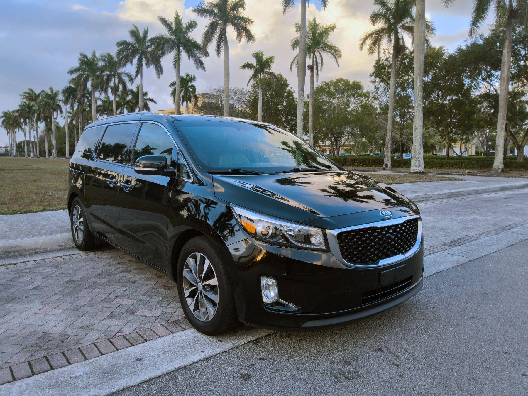 Kia Sedona - View 1