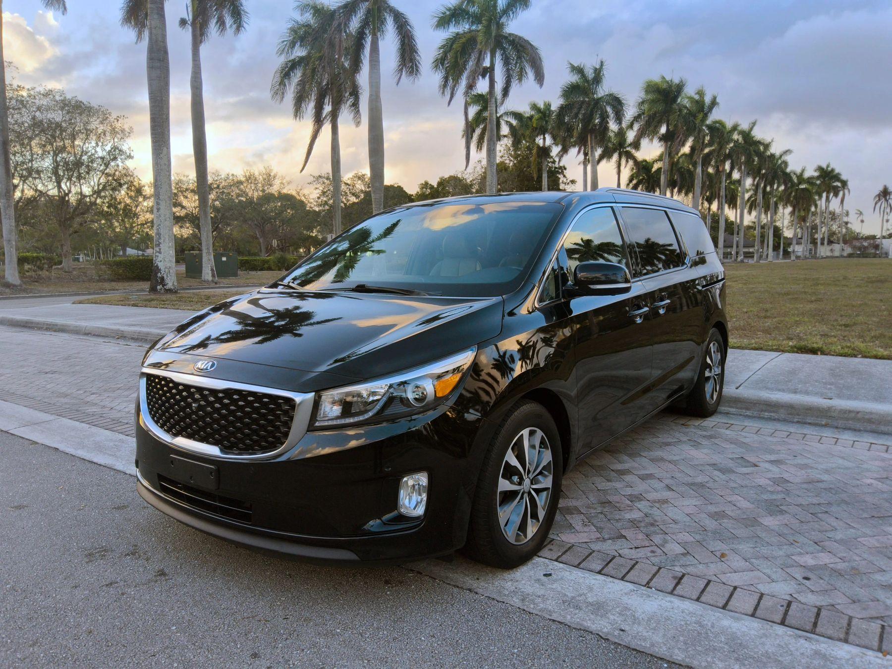Kia Sedona - Thumbnail 3