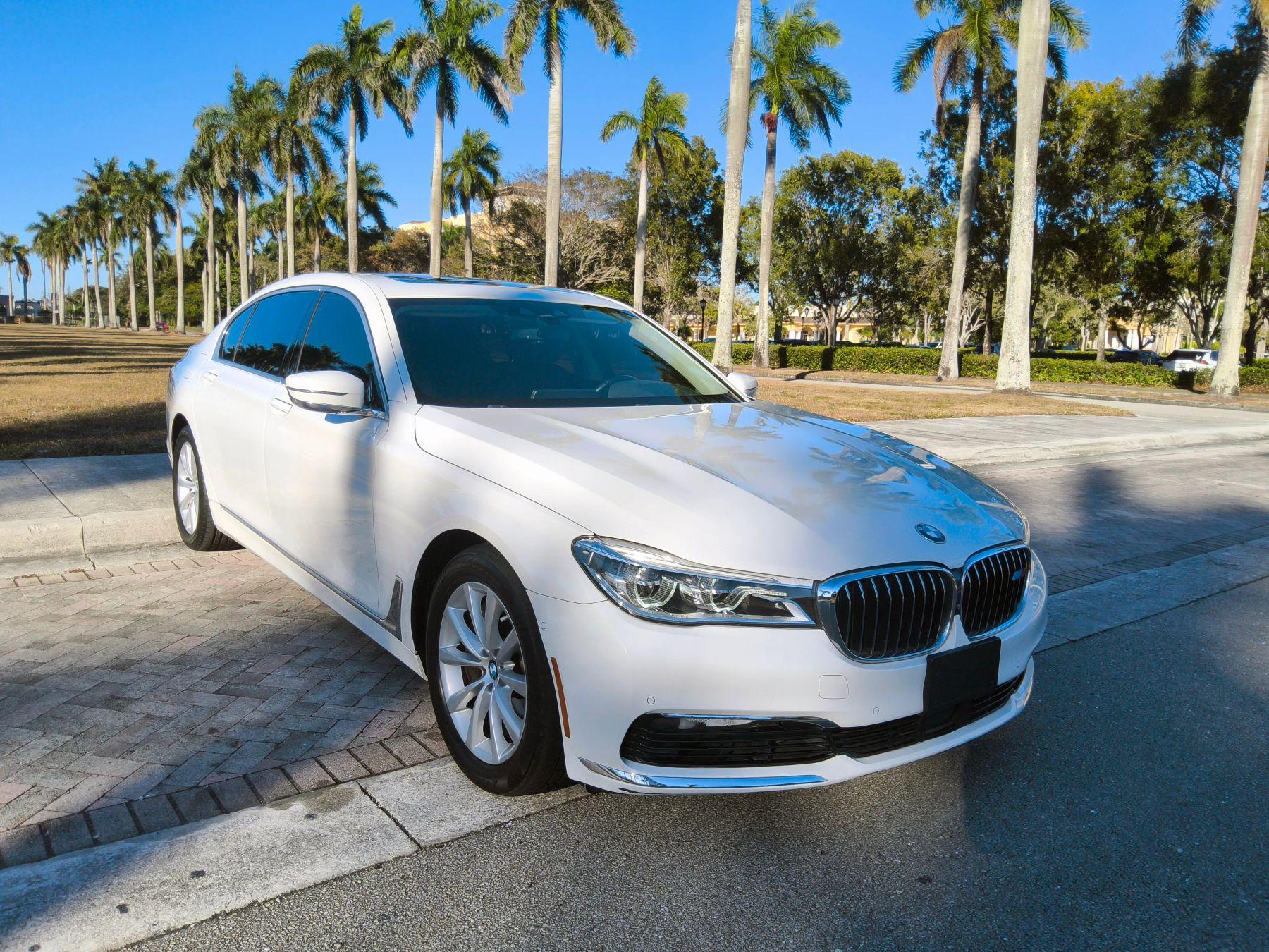 BMW 7 Series 750I Xdrive Sedan 4D - View 1