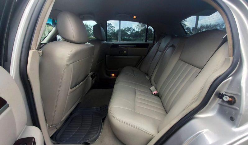 Lincoln Town Car - Thumbnail 12