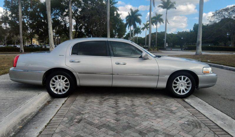 Lincoln Town Car - Thumbnail 18