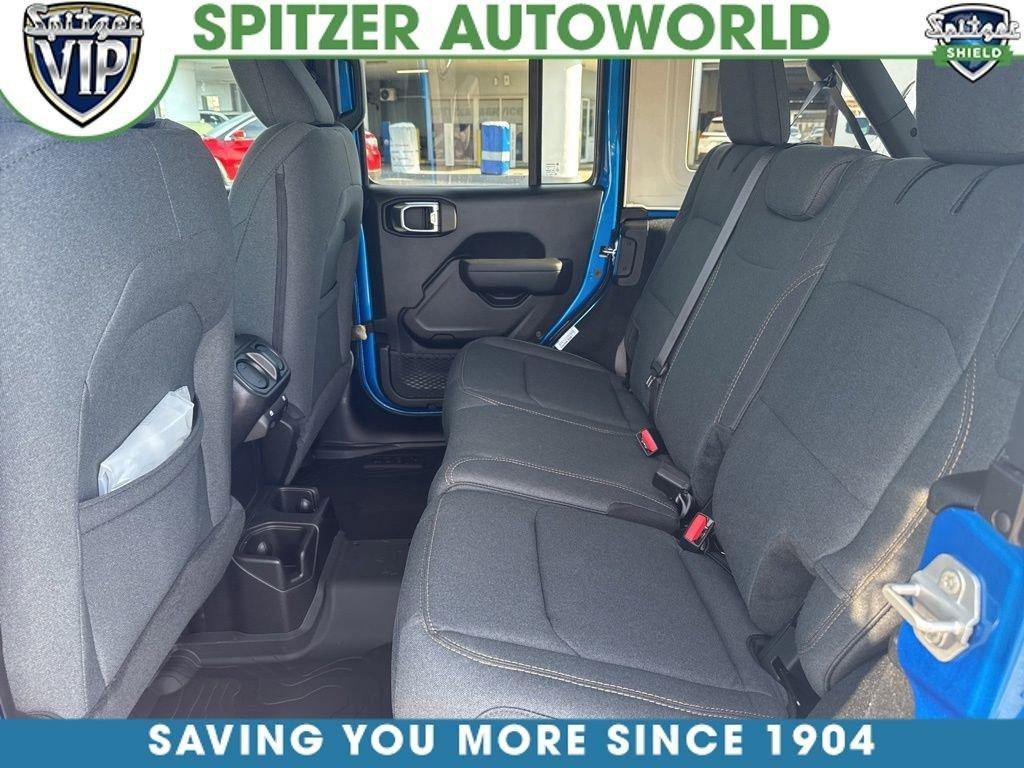 Jeep Wrangler 4-Door Sport S - Thumbnail 9