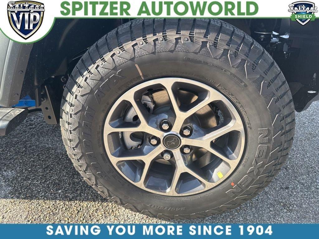 Jeep Wrangler 4-Door Sport S - Thumbnail 18