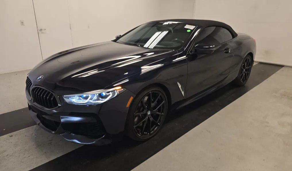 BMW 8 Series - Thumbnail 2