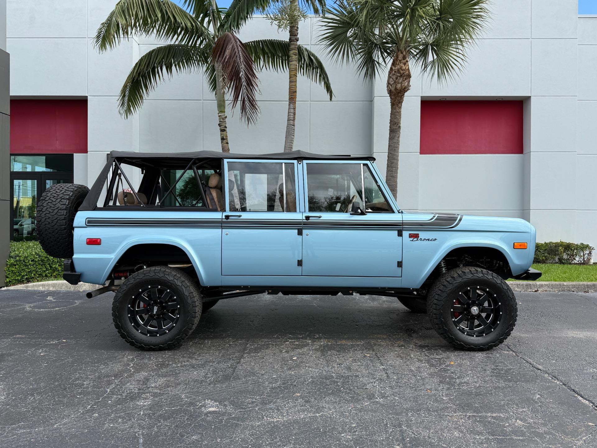 Ford Bronco Explorer - Thumbnail 2