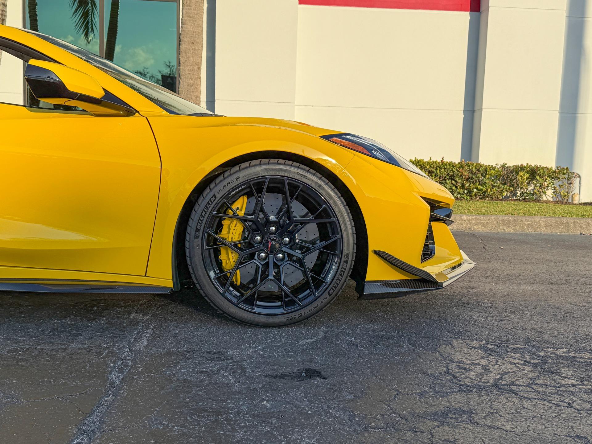 Chevrolet Corvette Zr1 - Thumbnail 3