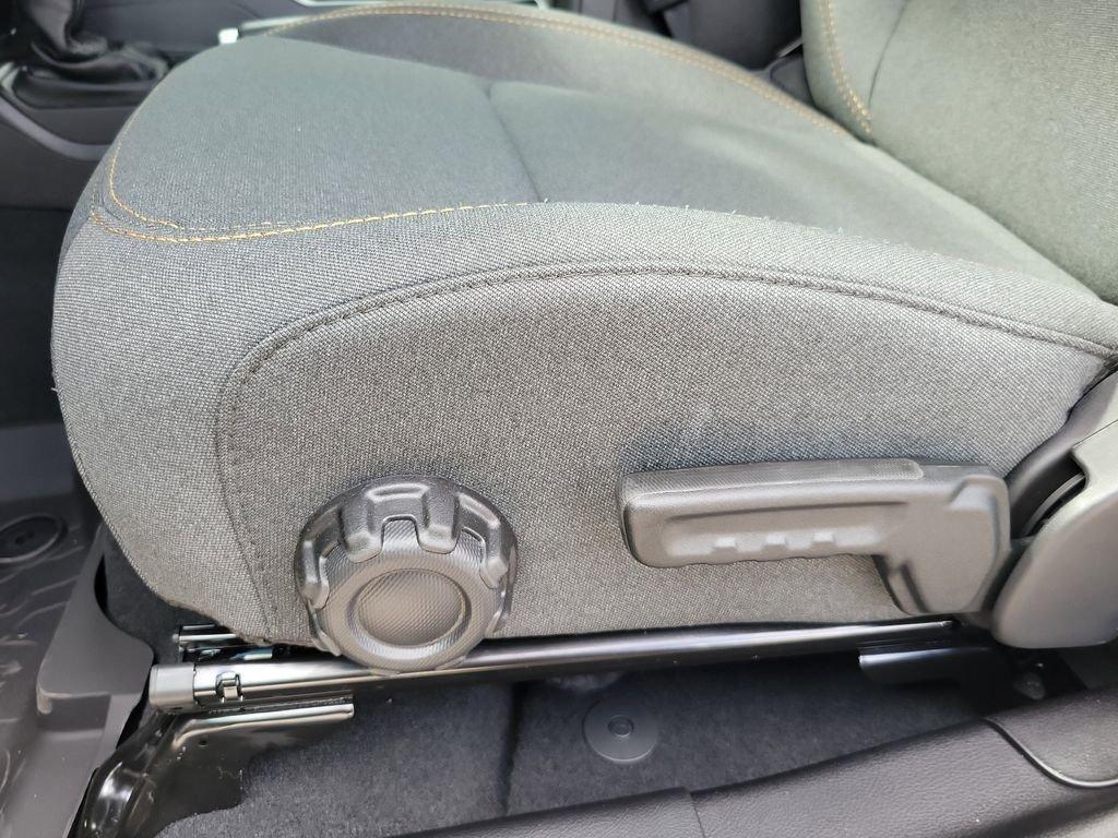 Jeep Wrangler 4-Door Sport S - Thumbnail 19