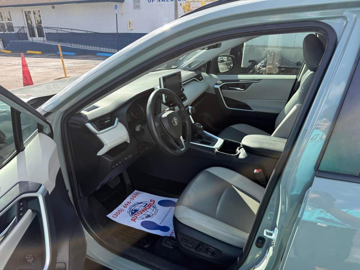 Toyota Rav4 Xle Premium Fwd - Thumbnail 13